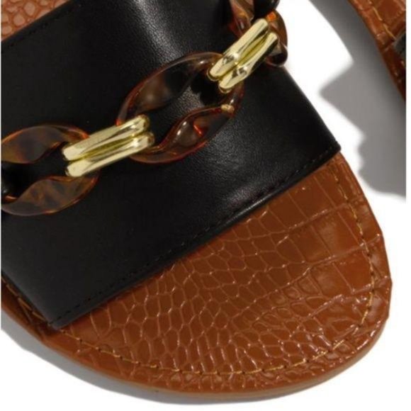 Single Strap Slides in Black/Tortoise - Picture 3 of 5